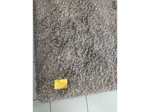 Lot 200 - hoogpolig vloertapijt - afbeelding 1 van  4