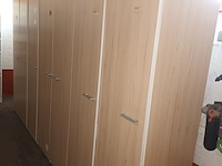 Lot 200 - kast met 7 deuren - afbeelding 1 van  2
