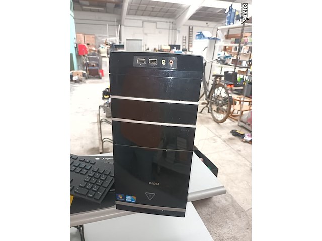 Lot 200 - medion desktop - afbeelding 2 van  3