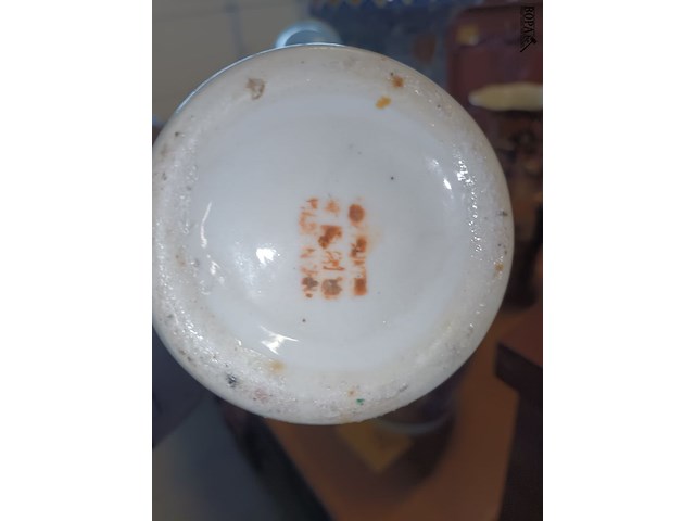 Lot 200 - oosterse vazen. 2 stuks - afbeelding 3 van  6