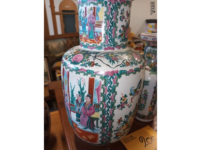 Lot 200 - oosterse vazen. 2 stuks - afbeelding 4 van  6