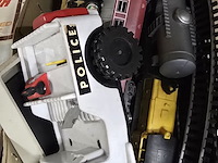 Lot 200 - racebaan speedtrack en diverse autootjes - afbeelding 2 van  5