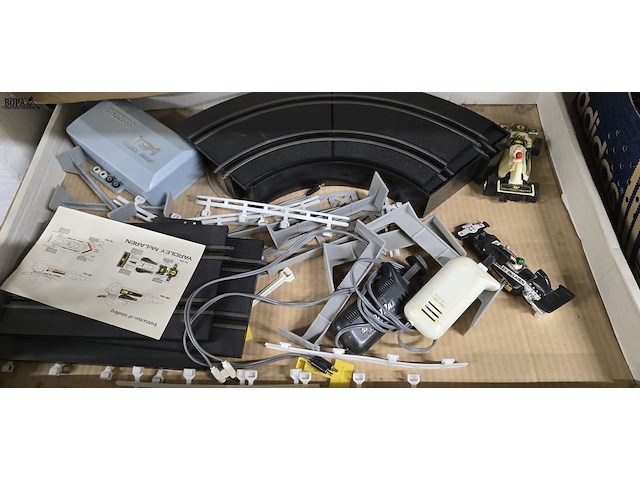 Lot 200 - racebaan speedtrack en diverse autootjes - afbeelding 5 van  5