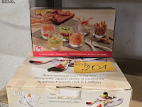 Lot 201 - apéroglaasjes en schaal met 5 lepels - afbeelding 1 van  5