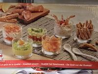 Lot 201 - apéroglaasjes en schaal met 5 lepels - afbeelding 2 van  5