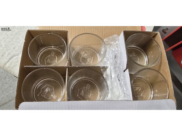 Lot 201 - apéroglaasjes en schaal met 5 lepels - afbeelding 3 van  5