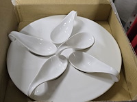 Lot 201 - apéroglaasjes en schaal met 5 lepels - afbeelding 5 van  5