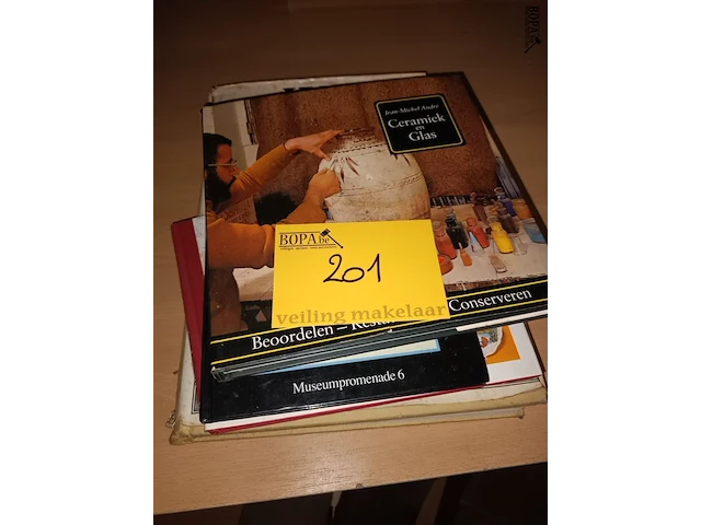 Lot 201 - boeken over keramiek. 6 stuks - afbeelding 1 van  3