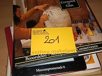 Lot 201 - boeken over keramiek. 6 stuks