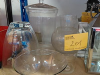 Lot 201 - glaswerk: speciale vazen en potten 6 stuks - afbeelding 2 van  4