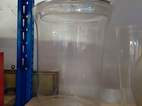 Lot 201 - glaswerk: speciale vazen en potten 6 stuks - afbeelding 4 van  4