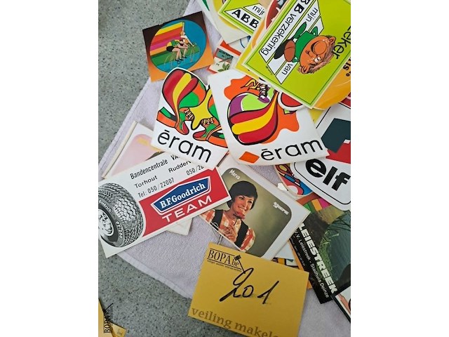 Lot 201 - lot vintage stickers circa 60 stuks - afbeelding 2 van  3