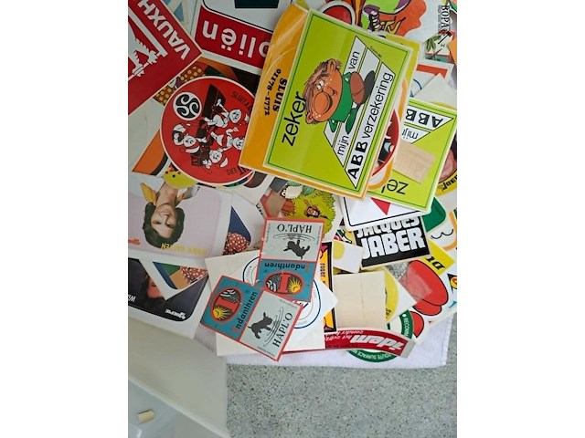 Lot 201 - lot vintage stickers circa 60 stuks - afbeelding 3 van  3