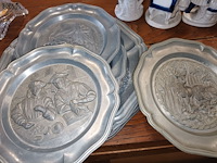 Lot 201 - sierborden in tin. 9 stuks - afbeelding 3 van  6