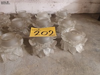 Lot 202 - glazen lampenkapjes. 13 stuks - afbeelding 3 van  4