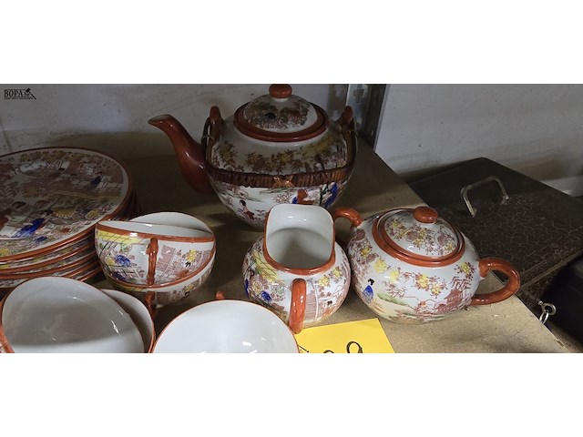 Lot 202 - japanstheeservies in porselein - afbeelding 4 van  4