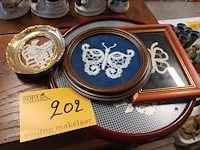 Lot 202 - kaders met kantwerk. 4 stuks - afbeelding 1 van  4