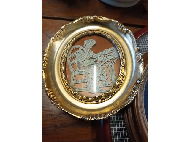 Lot 202 - kaders met kantwerk. 4 stuks - afbeelding 2 van  4