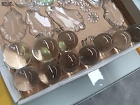 Lot 202 - lot glazen bellen en bollen voor lusters - afbeelding 4 van  4