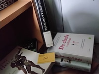 Lot 202 - lot koffietafelboeken: geschiedenis en sport, de chefs van b - afbeelding 2 van  2