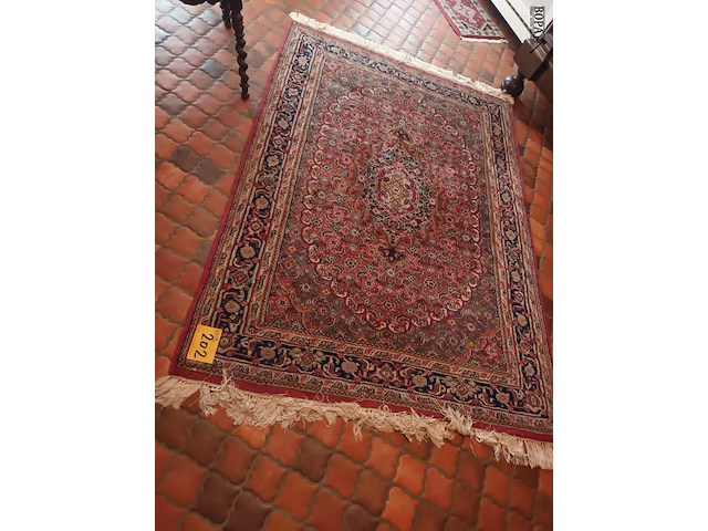 Lot 202 - perzisch tapjit - afbeelding 1 van  3