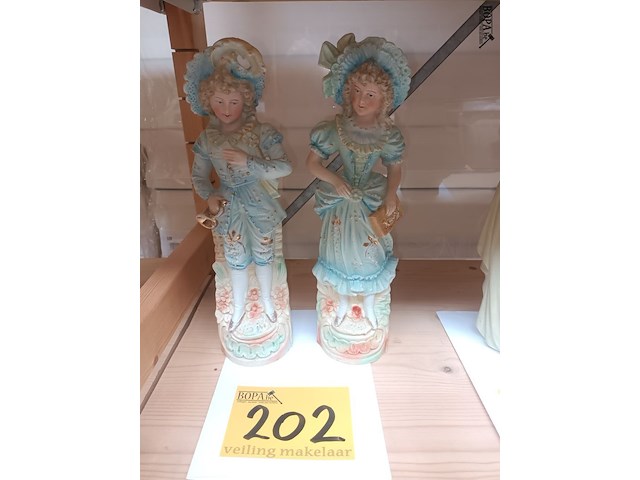 Lot 202 - porseleinen beeldjes. 2 stuks - afbeelding 1 van  4