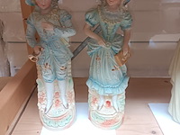Lot 202 - porseleinen beeldjes. 2 stuks - afbeelding 1 van  4