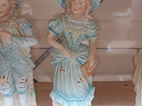 Lot 202 - porseleinen beeldjes. 2 stuks - afbeelding 3 van  4