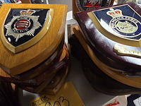 Lot 203 - aandenkens op houten paneel ong 29 stuks - afbeelding 5 van  6