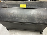 Lot 203 - houten opbergkist