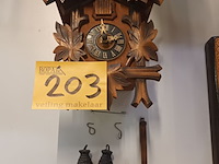 Lot 203 - koekoeksklok - afbeelding 1 van  3