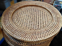 Lot 203 - rotan onderborden vintage queens diam 32 - buitenrand 5 cm - - afbeelding 2 van  2