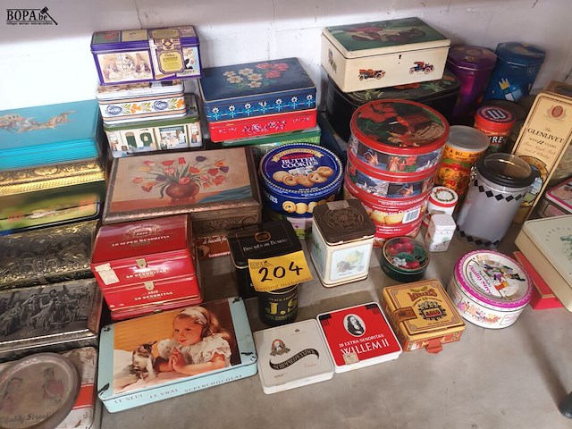 Lot 204 - blikken dozen en sigarenkistjes. 55 stuks - afbeelding 1 van  5