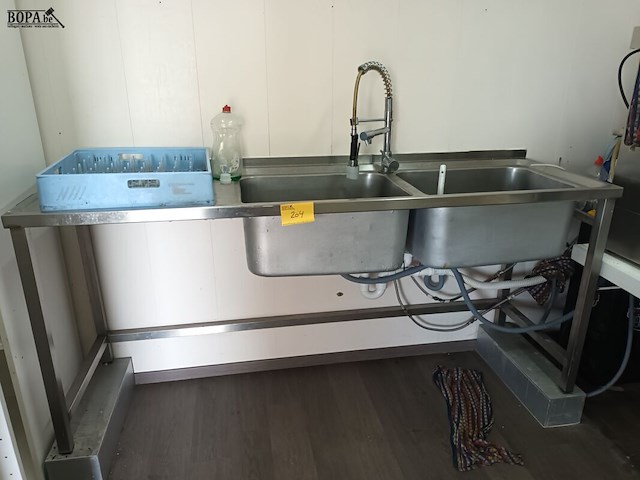 Lot 204 - rvs spoeltafel - afbeelding 1 van  3