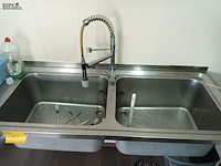 Lot 204 - rvs spoeltafel - afbeelding 2 van  3