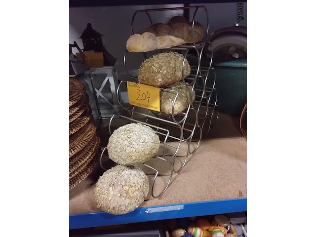 Lot 204 - wijnrekje (15 flessen) inox - decoratief brood 5 stuks - afbeelding 1 van  1