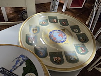 Lot 205 - borden met politie emblemen ong 19 stuks - afbeelding 2 van  4