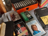 Lot 205 - casettespelers en casettes ong. 49 stuks - afbeelding 2 van  4