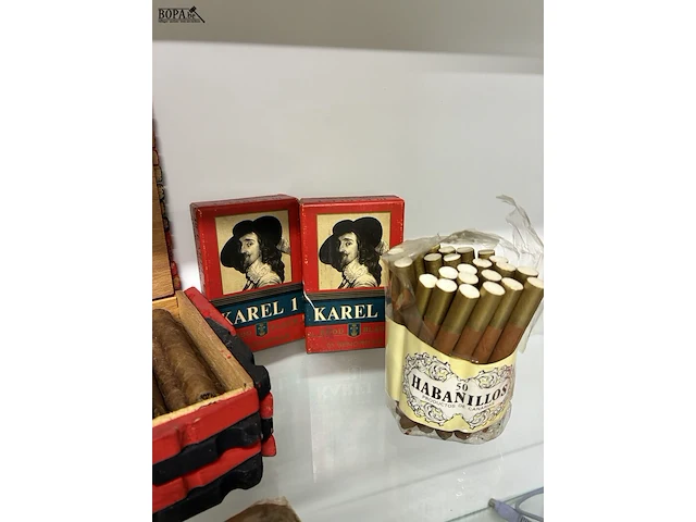 Lot 205 - lot sigaren met retrodoosjes - afbeelding 3 van  4