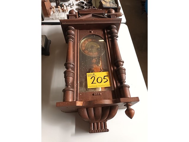 Lot 205 - muurklok - afbeelding 1 van  3