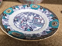 Lot 206 - chinese gemberpotten in famille rose stijl - afbeelding 5 van  6