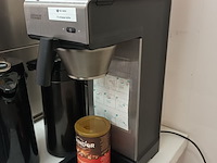 Lot 206 - koffiezetapparaat en thermoskannen - afbeelding 2 van  7