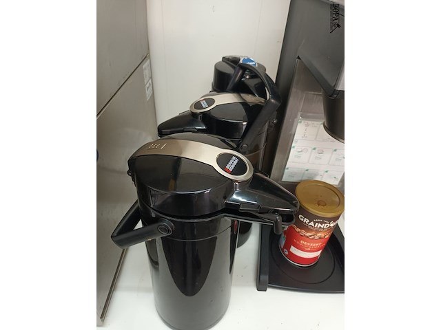 Lot 206 - koffiezetapparaat en thermoskannen - afbeelding 3 van  7