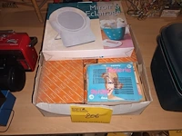 Lot 206 - make-up spiegel en haarspelden