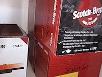 Lot 206 - scotch-brite schuurpads. 5 dozen - afbeelding 3 van  3