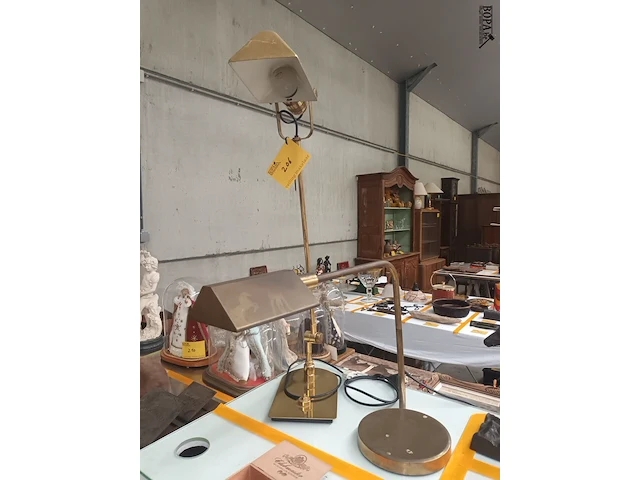 Lot 206 - vintage tafellampen. 2 stuks - afbeelding 1 van  6