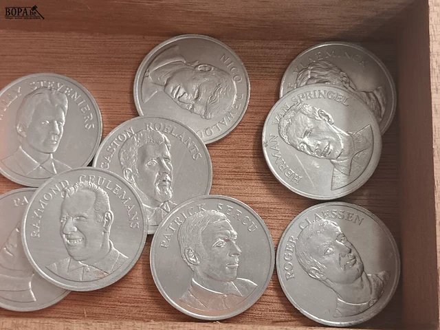 Lot 207 - collectors munten bp. 9 stuks - afbeelding 4 van  4