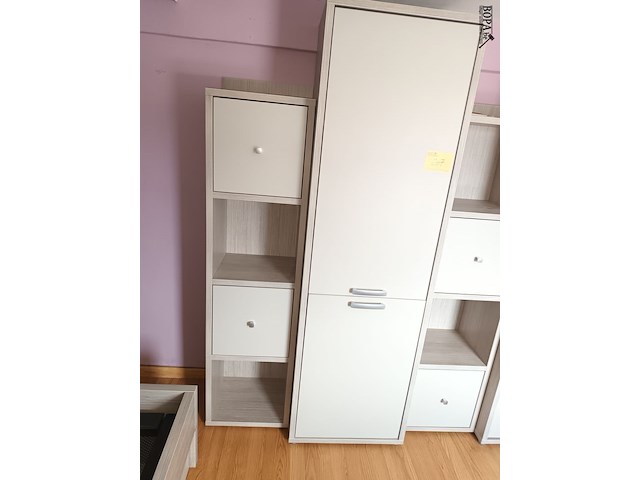 Lot 207 - complete slaapkamer - afbeelding 4 van  6
