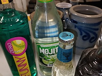 Lot 207 - flessen diverse dranken. 5 stuks - afbeelding 3 van  3