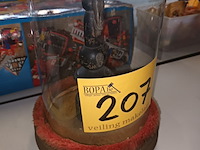 Lot 207 - globe met kruisbeeld - afbeelding 3 van  3